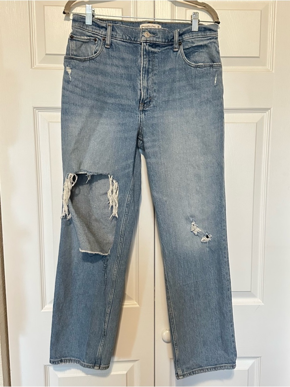 Abercrombie & Fitch The 90’s Straight Ultra High Rise Jeans